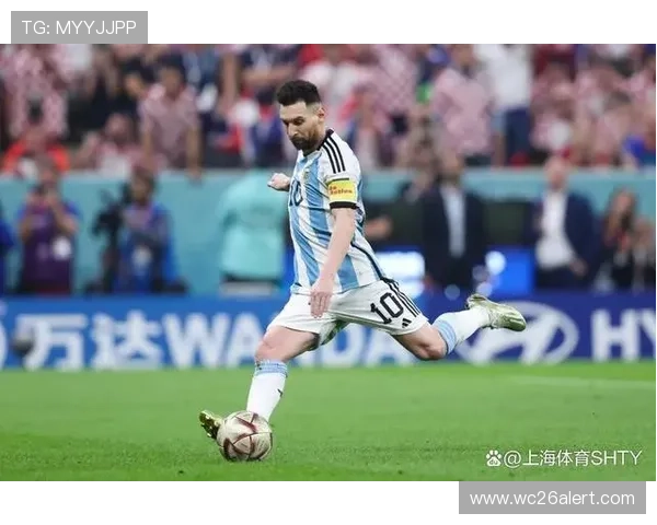 卡塔尔世界杯梅西照片精选：展现足球天王的荣耀与激情瞬间